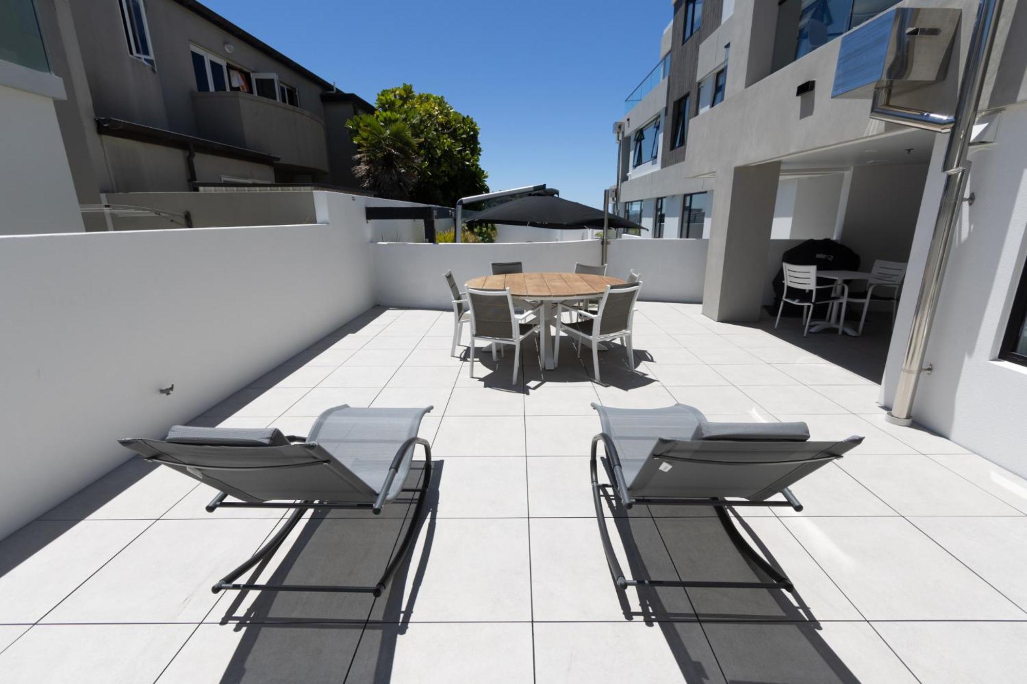 Belle Mer Beachfront Apartments - Self Serviced Маунт-Маунгани Экстерьер фото